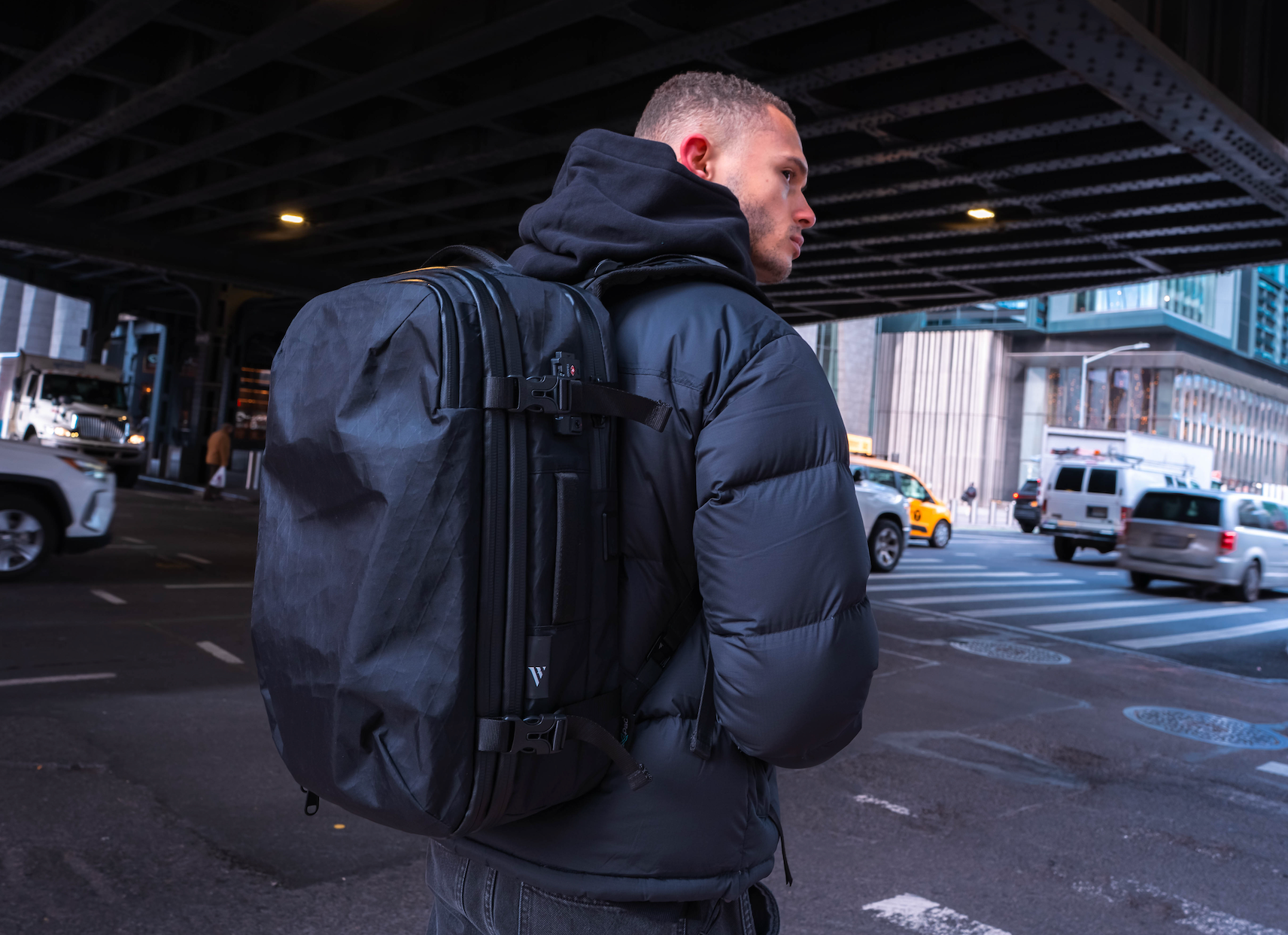 Men's Vacuum Backpack for a 10-Day Trip: The One-Bag Setup