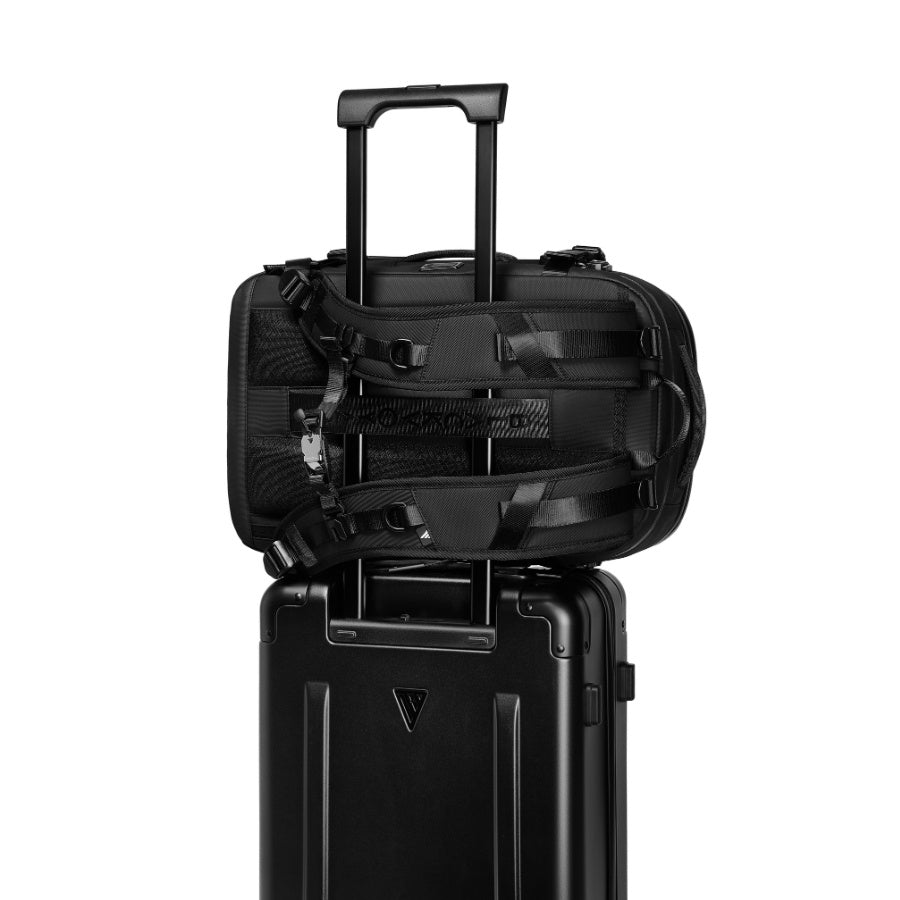backpack for international air travel Aero 60L Vacuum-Seal Air Compression Travel Backpack – Black Voyage