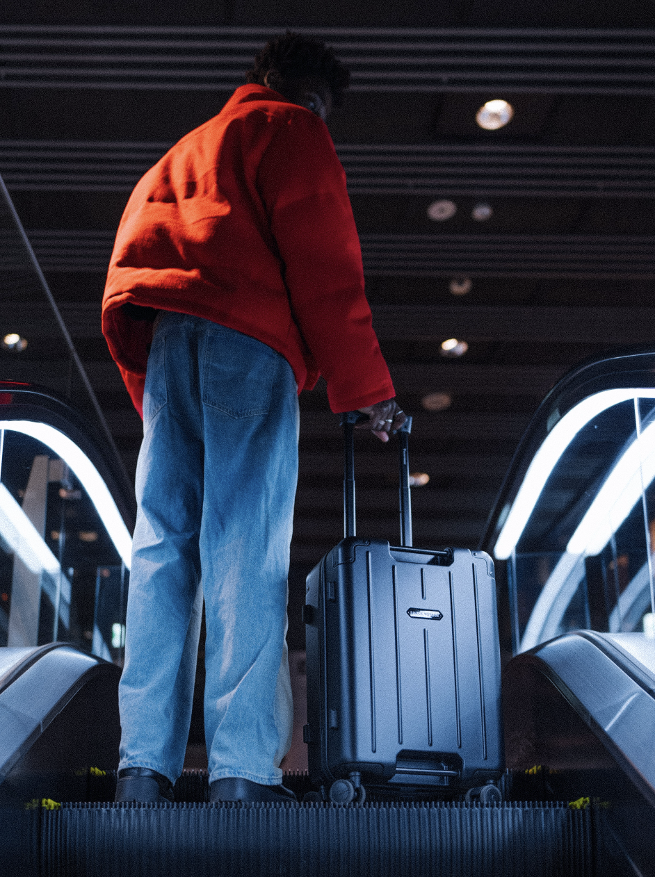 20" AirCabin PRO - 80L Carry-On Vortex Vacuum-Seal Air Compression Suitcase