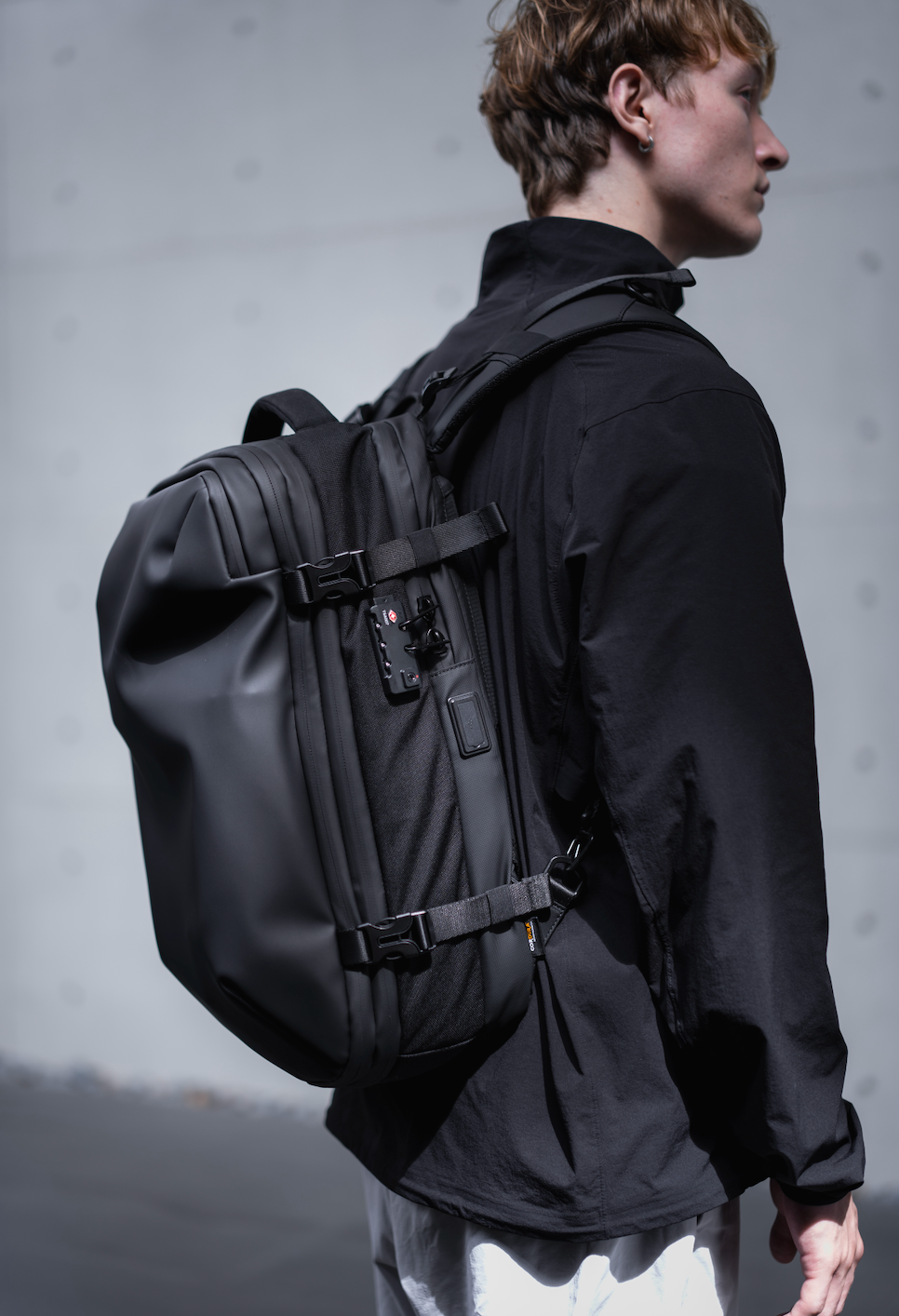 Zephyr Pro 60L - Vacuum-Seal Travel Backpack – Black Voyage Zephyr Pro 60L - Vacuum-Seal Travel Backpack – Black Voyage