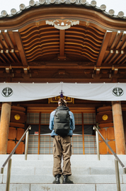 Aero - 60L Vortex Vacuum-Seal Backpack