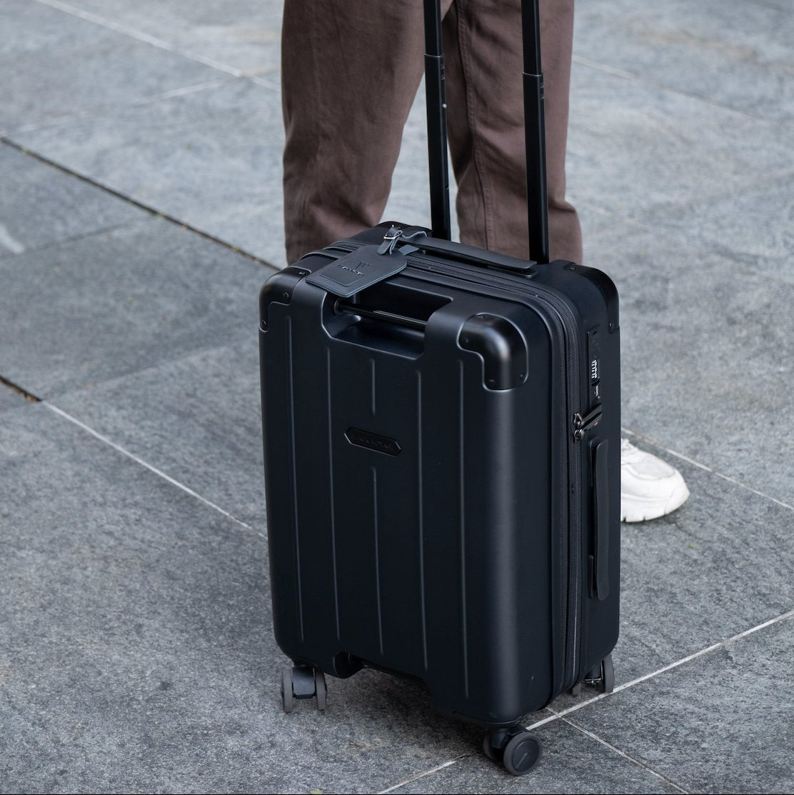 AirCabin Vortex Vacuum - Seal Carry - On Suitcase (BLK.) - BlackVoyage