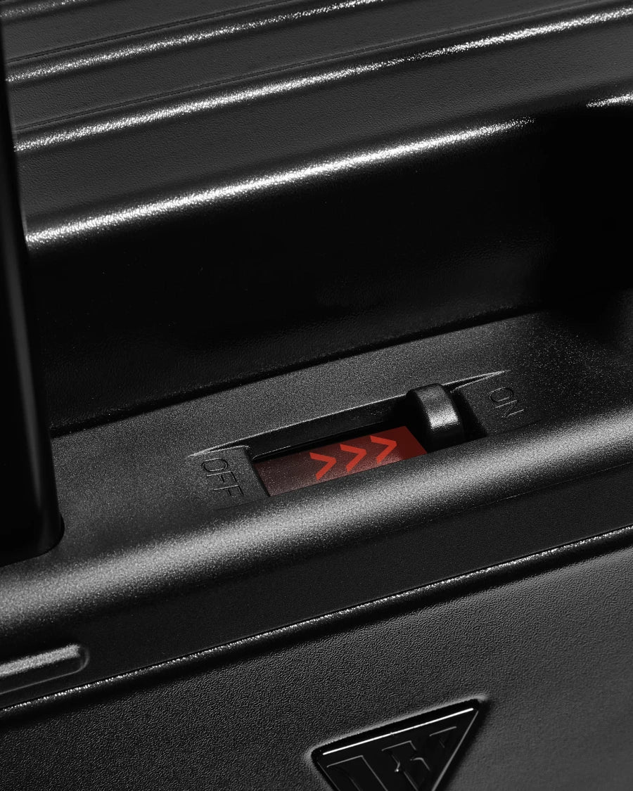 28" AirTrunk Pro - 136L