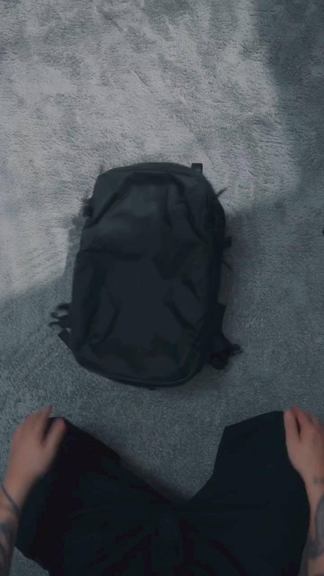 Zephyr Pro 60L - Vacuum-Seal Travel Backpack – Black Voyage